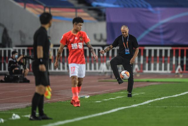 唐田面临选择困扰，鲁能迎来强援回归